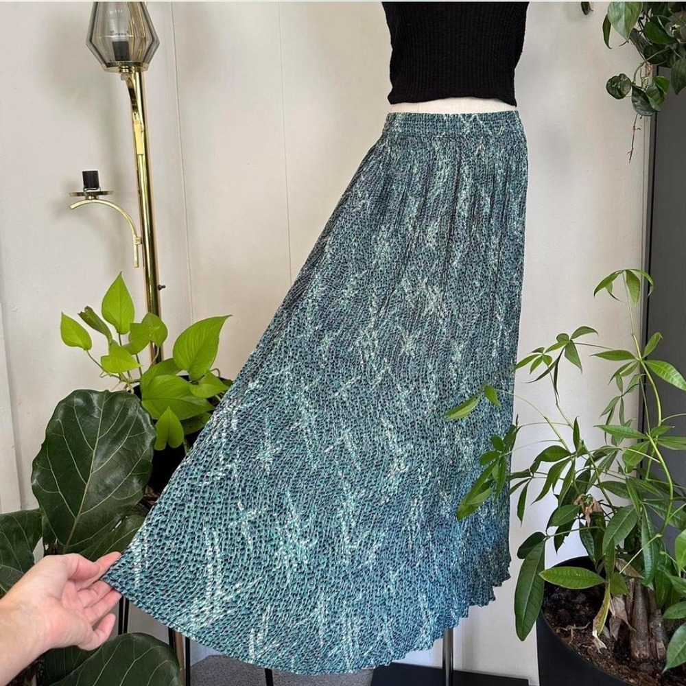 Vintage Advantage Blue White Crinkle Textured Maxi Skirt Elastic Waist One Size